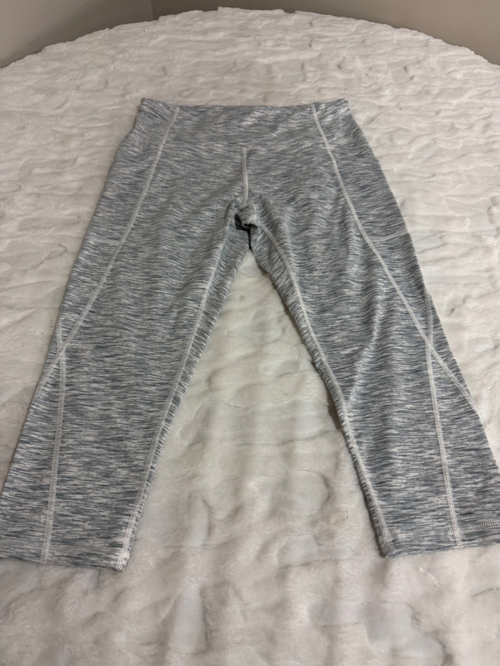 Heathy Yoga Women’s Capri Size L.